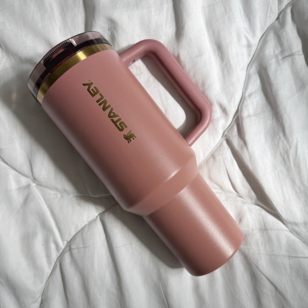 For Sale: Gently Used Stanley 40 oz Protour, Antique Pink